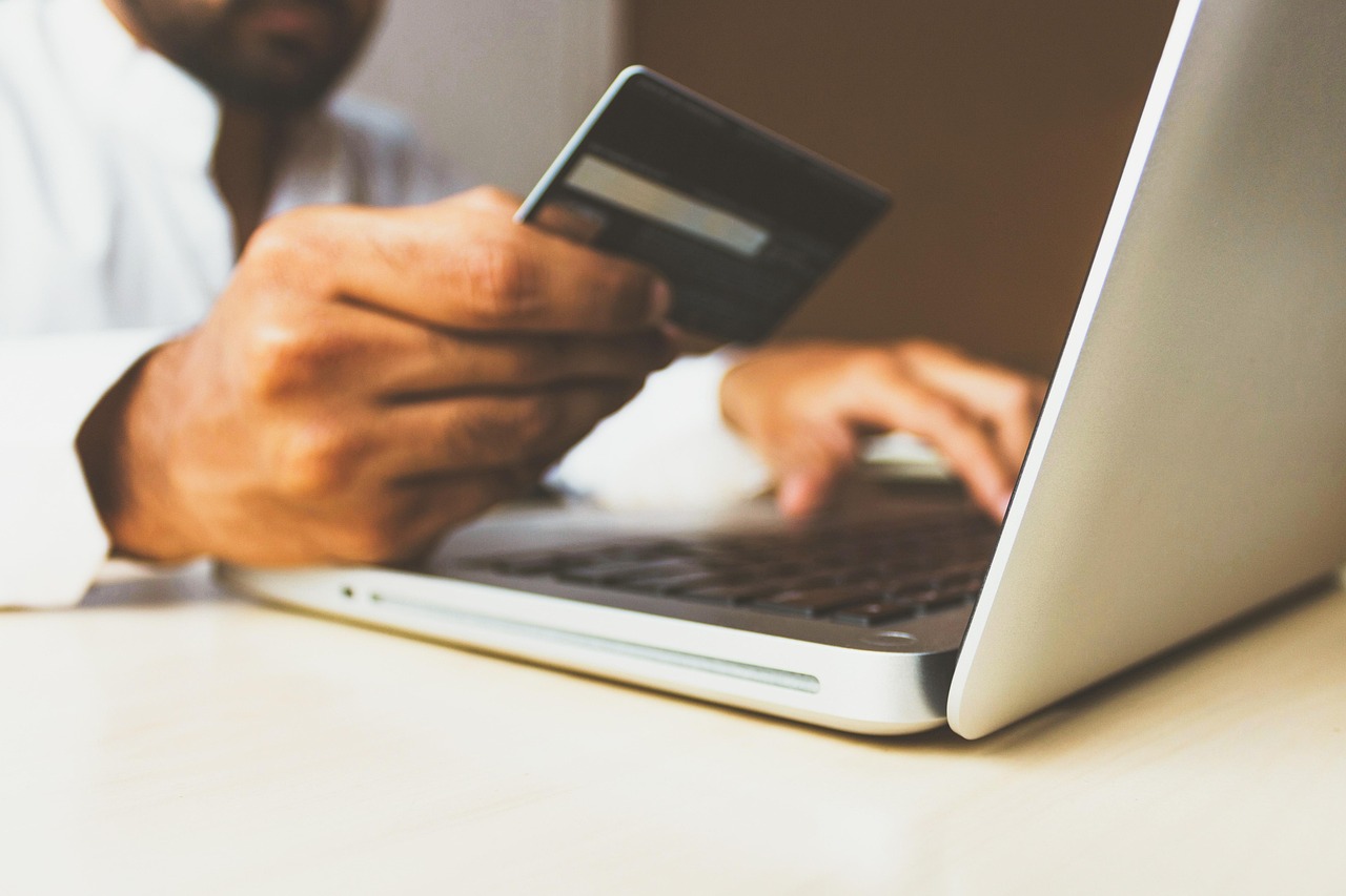 Pago online con tarjeta de crédito en plataforma BNPL